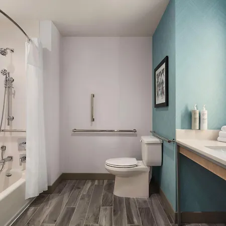 Hotel Hilton Garden West End Avenue 3*