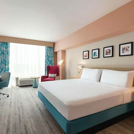 Hilton Garden West End Avenue 3*