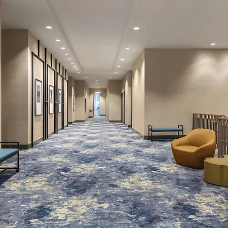 Hilton Garden West End Avenue