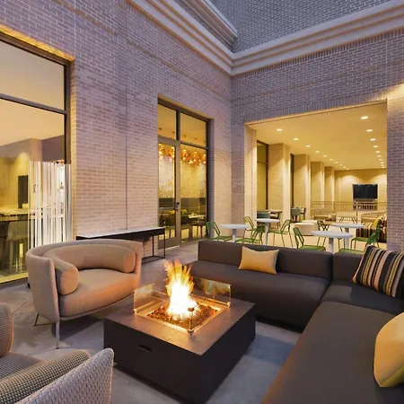 Hilton Garden West End Avenue Hotel