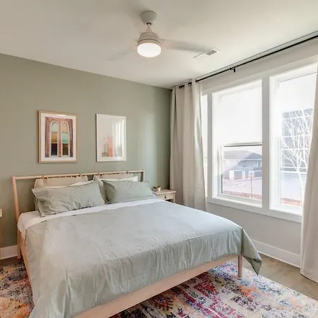 Fast 12 Beds - Rooftop Views Holiday home