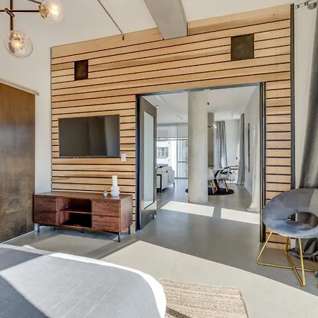 Holiday home Amazing 2 Bd 4th Floor With Spectacular Views Nashville
