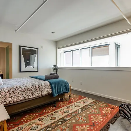 Artsy Chic 1br 30day Min With Wifi Ac Parking Tv Furnished Rooftop Holiday home Nashville
