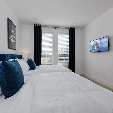 Holiday home Eternal Emerald - 2 Homes - Minutes To Broadway *