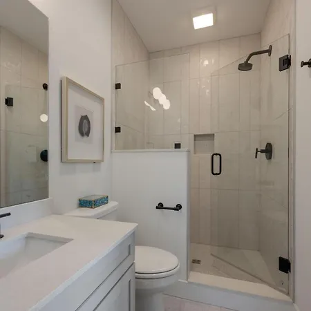 Holiday home - 1400 Napoleon St.