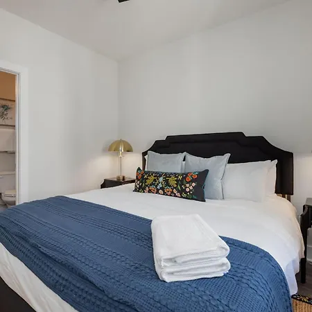 Southern & Style-2 Townhomes-7 Mins To Broadway *