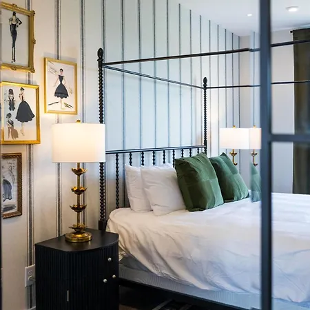 Southern & Style-2 Townhomes-7 Mins To Broadway Holiday home