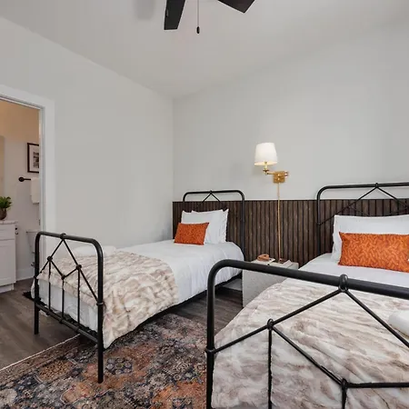 Southern & Style-2 Townhomes-7 Mins To Broadway *