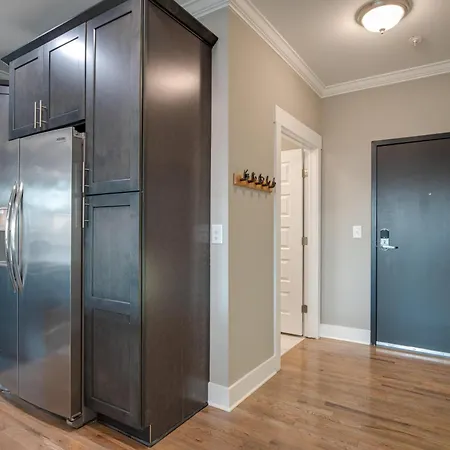 - 4405 Kentucky Ave Unit 402 * Nashville