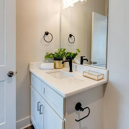 - 5629 & 5631 Lenox Ave - Combo Holiday home