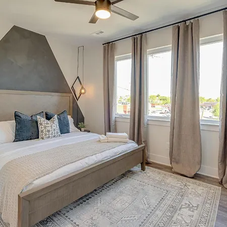 Holiday home - 5629 & 5631 Lenox Ave - Combo Nashville