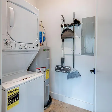 - 295 Park Blvd. #102 Holiday home *