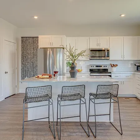 - 5629 & 5631 Lenox Ave - Combo Holiday home *