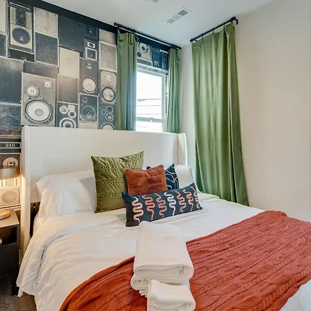 Holiday home - 5625 Lenox Ave Nashville