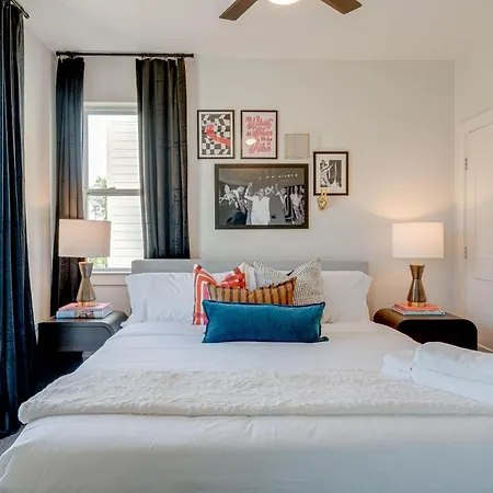 Holiday home - 5623, 5625, 5627 & 5629 Lenox Ave - 4 Combo
