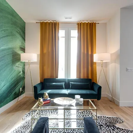 Eternal Emerald - 2 Homes - Minutes To Broadway Holiday home