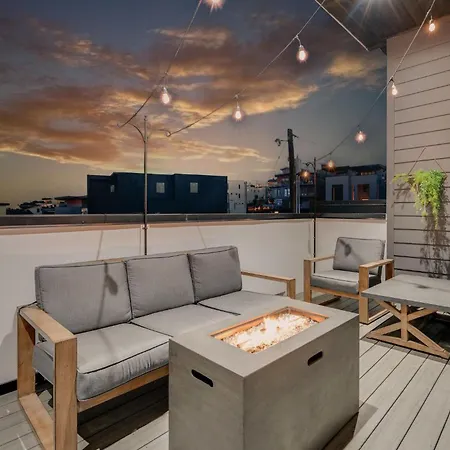 Holiday home Blues - Walk To Gulch - Rooftop Views Of Downtown