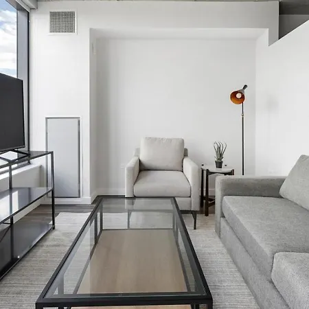Landing Modern With Amazing Amenities Apartment