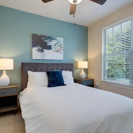Apartment Landing Modern With Amazing Amenities Nashville