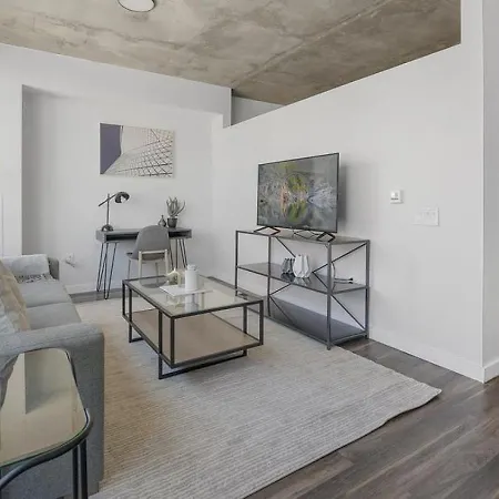 Apartment Landing Modern With Amazing Amenities *