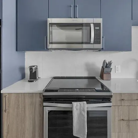 Landing Modern With Amazing Amenities Apartment