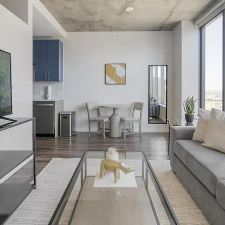 Apartment Landing Modern With Amazing Amenities Nashville