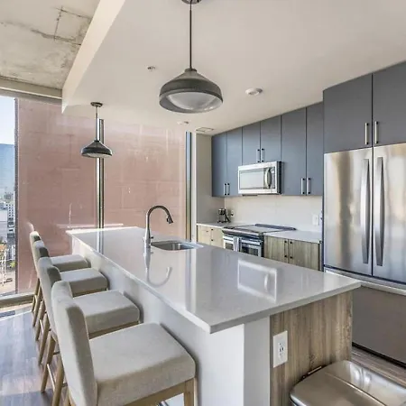 Landing - Modern With Amazing Amenities