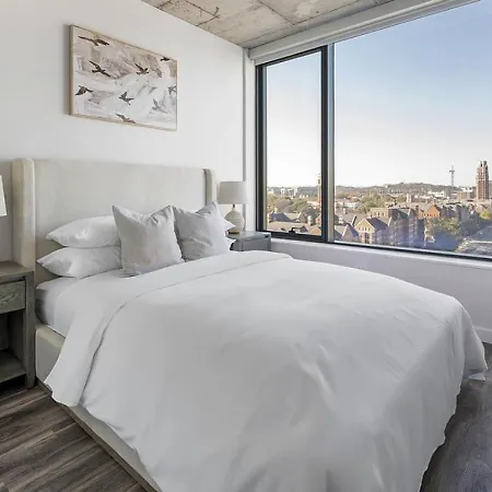 Landing - Modern With Amazing Amenities * Nashville