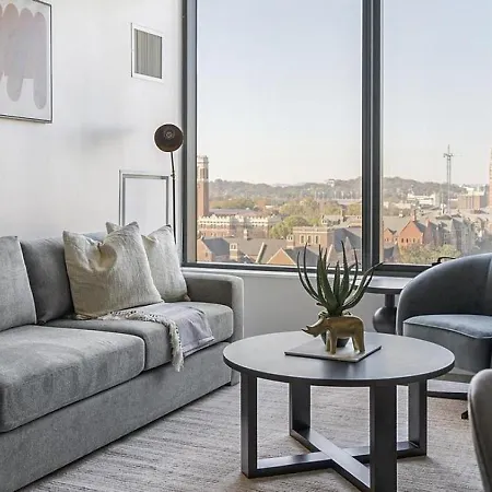 Apartment Landing - Modern With Amazing Amenities