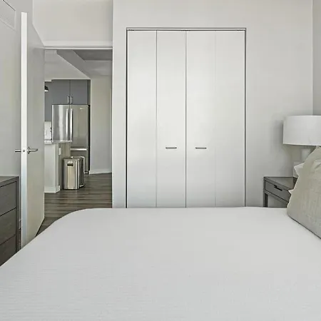Landing - Modern With Amazing Amenities