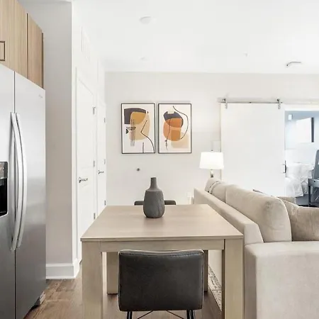 Landing Modern With Amazing Amenities Apartment Nashville