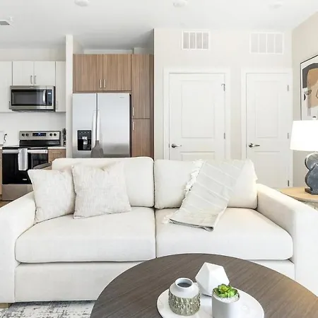 Apartment Landing Modern With Amazing Amenities Nashville