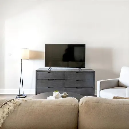Apartment Landing Modern With Amazing Amenities