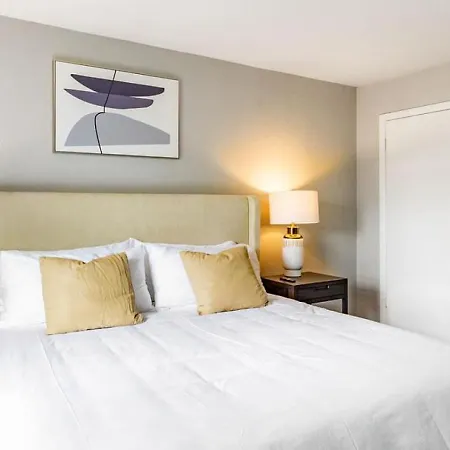 Landing Modern With Amazing Amenities * Nashville