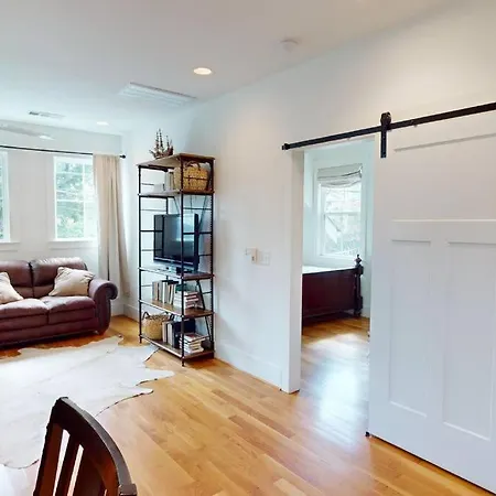 Bungalow In 12 South Nashville