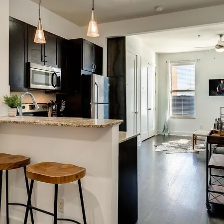 Lofts At 30th - Electric Geometric - 6 Mins To Broadway Holiday home Nashville