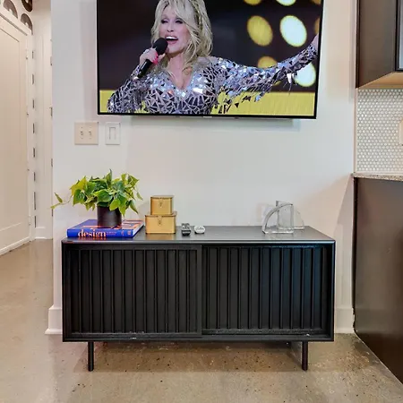 Holiday home Lofts At 30th - Neon Jukebox - Mins To Broadway Nashville