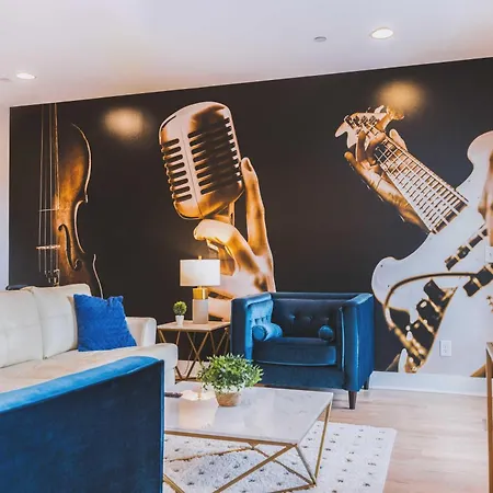 Country Ensemble - Sleeps 24 - Elevator & Theater * Nashville