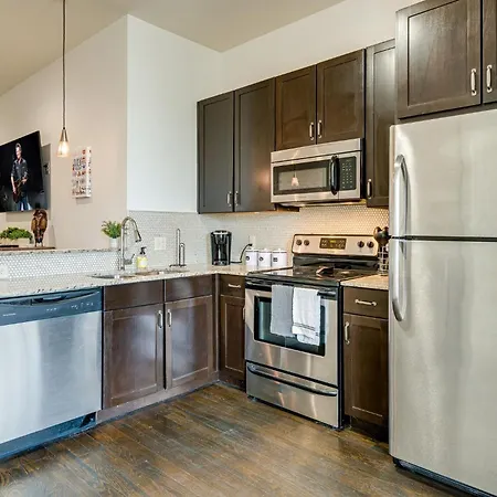 Holiday home Lofts At 30th - Electric Geometric - 6 Mins To Broadway *