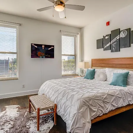 Lofts At 30th - Electric Geometric - 6 Mins To Broadway Holiday home Nashville