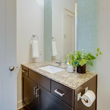 Holiday home Lofts At 30th - Modern Melody - 6 Mins To Broadway *