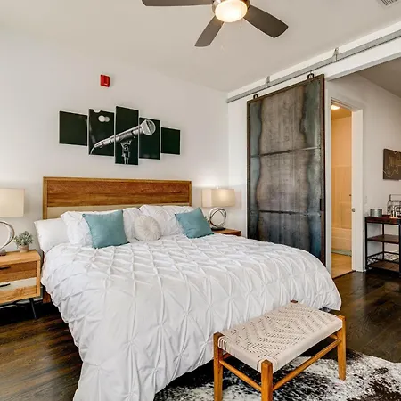 Lofts At 30th - Electric Geometric - 6 Mins To Broadway Holiday home