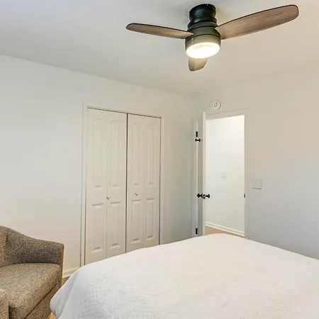 Holiday home Pet-friendly Getaway 15 Mi To Downtown *