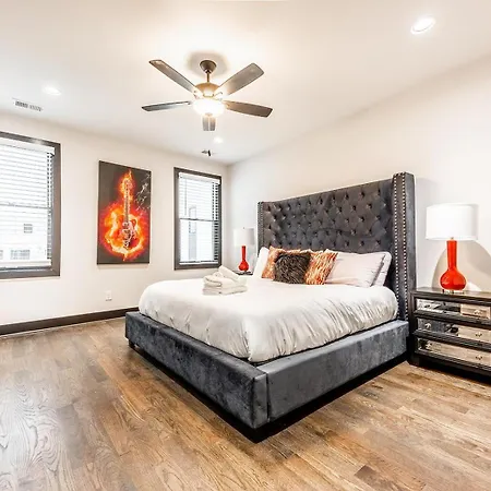 Holiday home 2 Designer Gulch Homes - Rooftop Hot Tub - Sleeps 24 Nashville