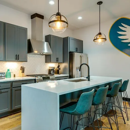 Holiday home 2 Designer Gulch Homes - Rooftop Hot Tub - Sleeps 24 Nashville