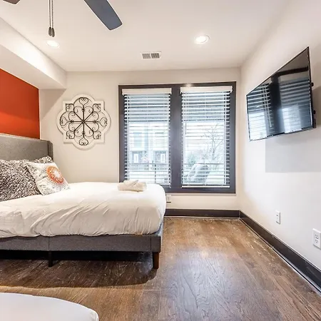 Holiday home 2 Designer Gulch Homes - Rooftop Hot Tub - Sleeps 24 Nashville