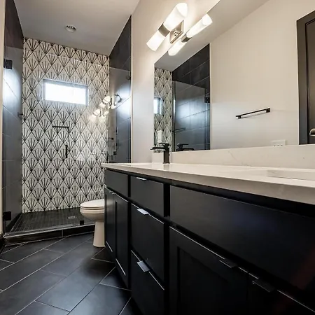 2 Designer Gulch Homes - Rooftop Hot Tub - Sleeps 24 Nashville