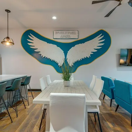 2 Designer Gulch Homes - Rooftop Hot Tub - Sleeps 24 Holiday home