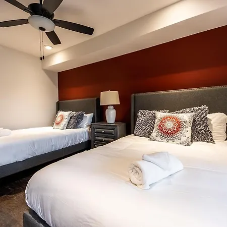 2 Designer Gulch Homes - Rooftop Hot Tub - Sleeps 24 * Nashville