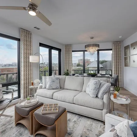 Holiday home Parthenon Penthouse - Odyssey - Heart Of Midtown